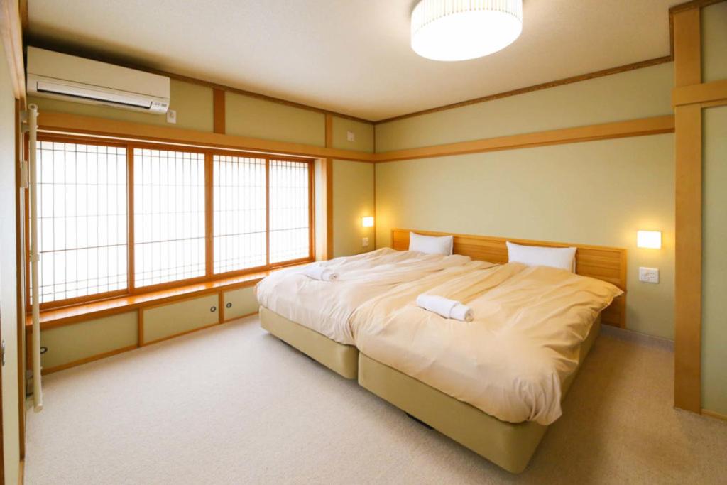 Tsuru Apartments