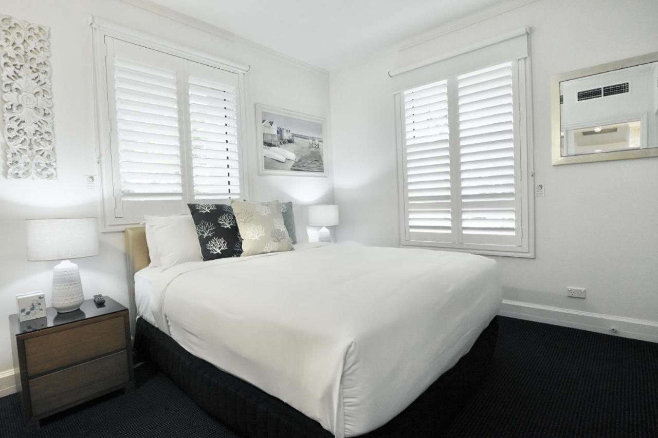 Chic Hastings Street Apartment