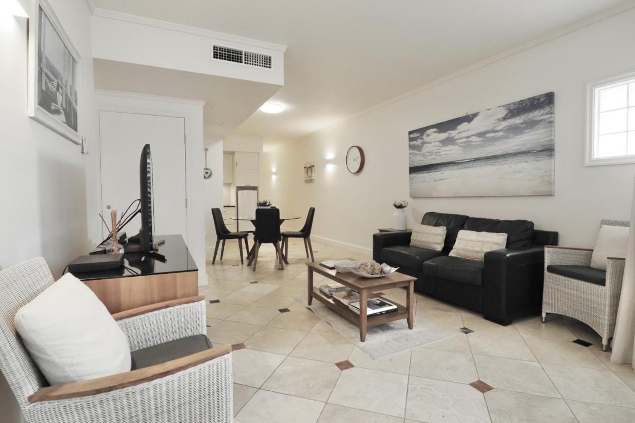 Chic Hastings Street Apartment