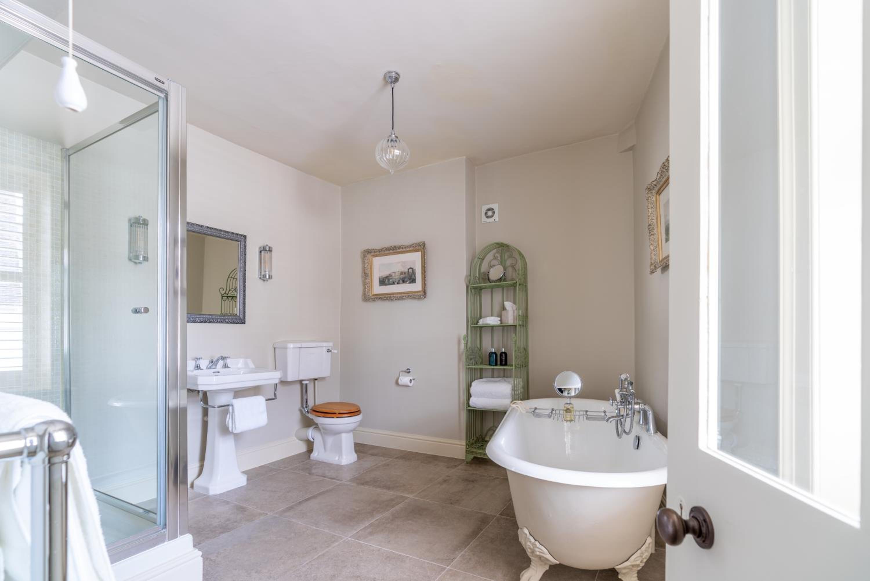 Historic 1601 Townhouse with Four Poster Bed & Garage Parking in Central Chichester for up to 8 Adults view 3