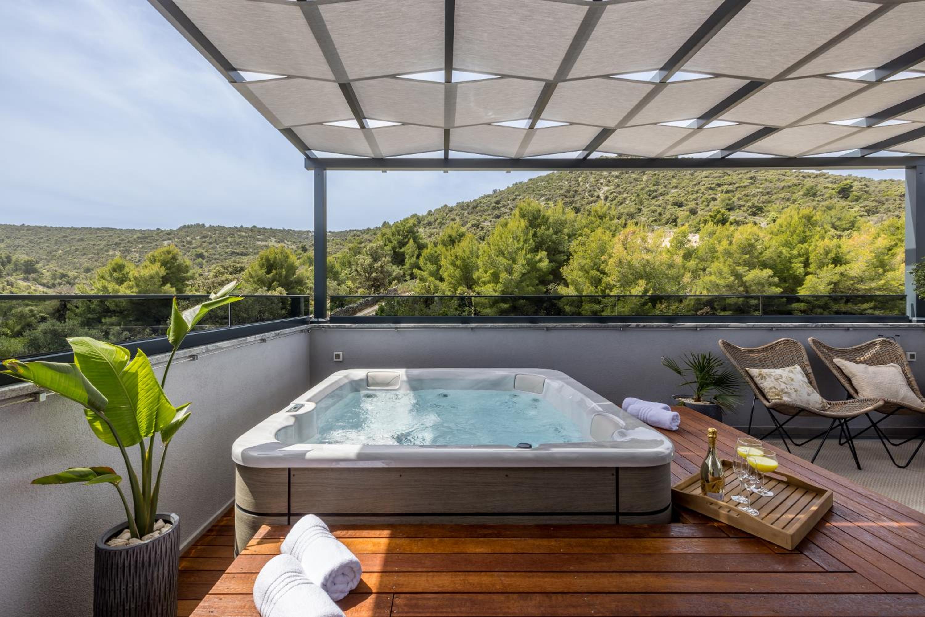 Villa ToDo with heated pool and jacuzzi