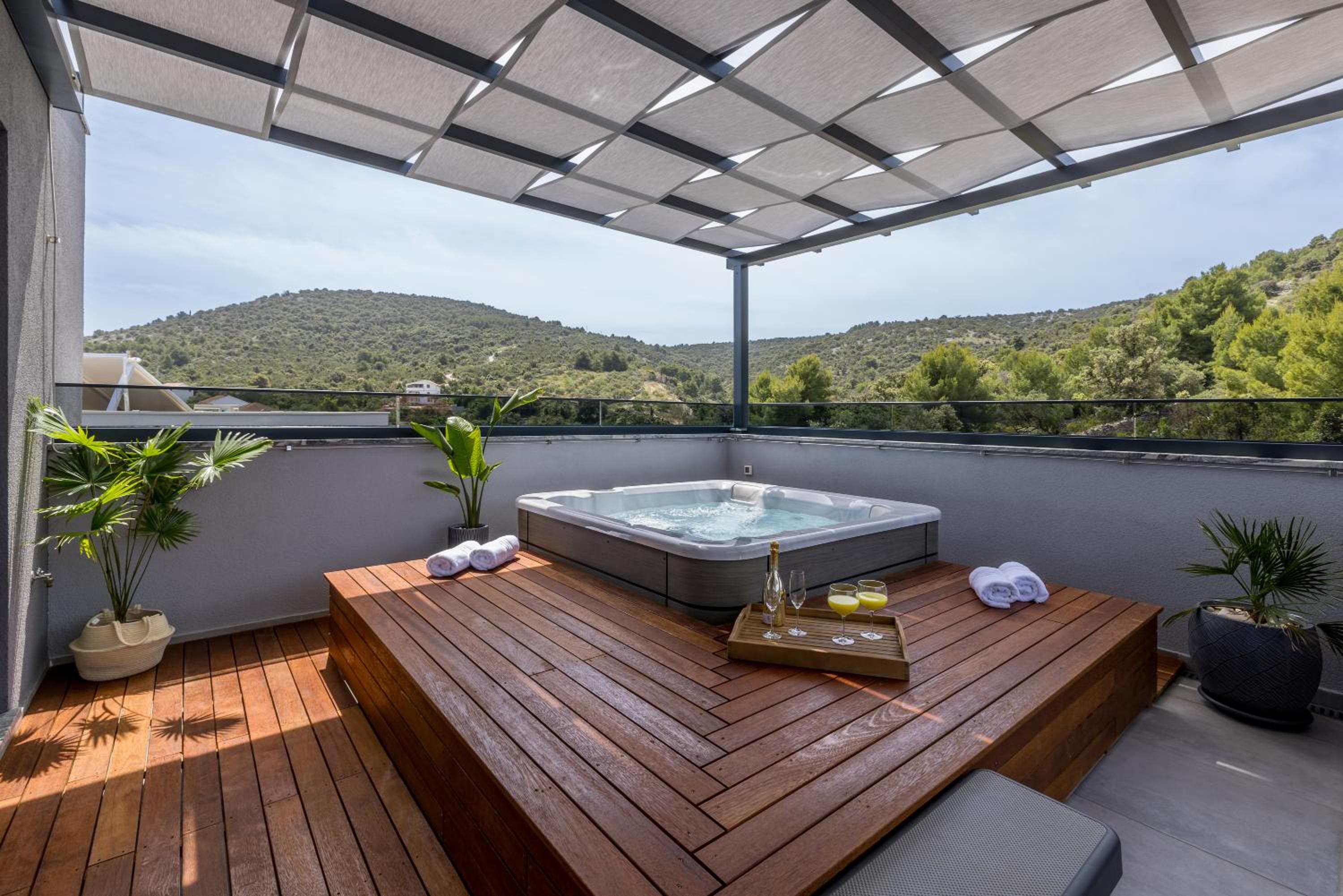 Villa ToDo with heated pool and jacuzzi