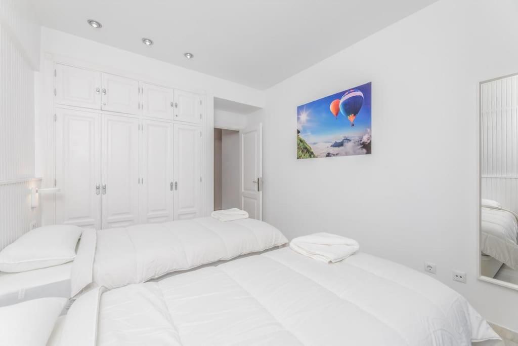 NEW duplex penthouse walk to beach and port RDR216 view 4