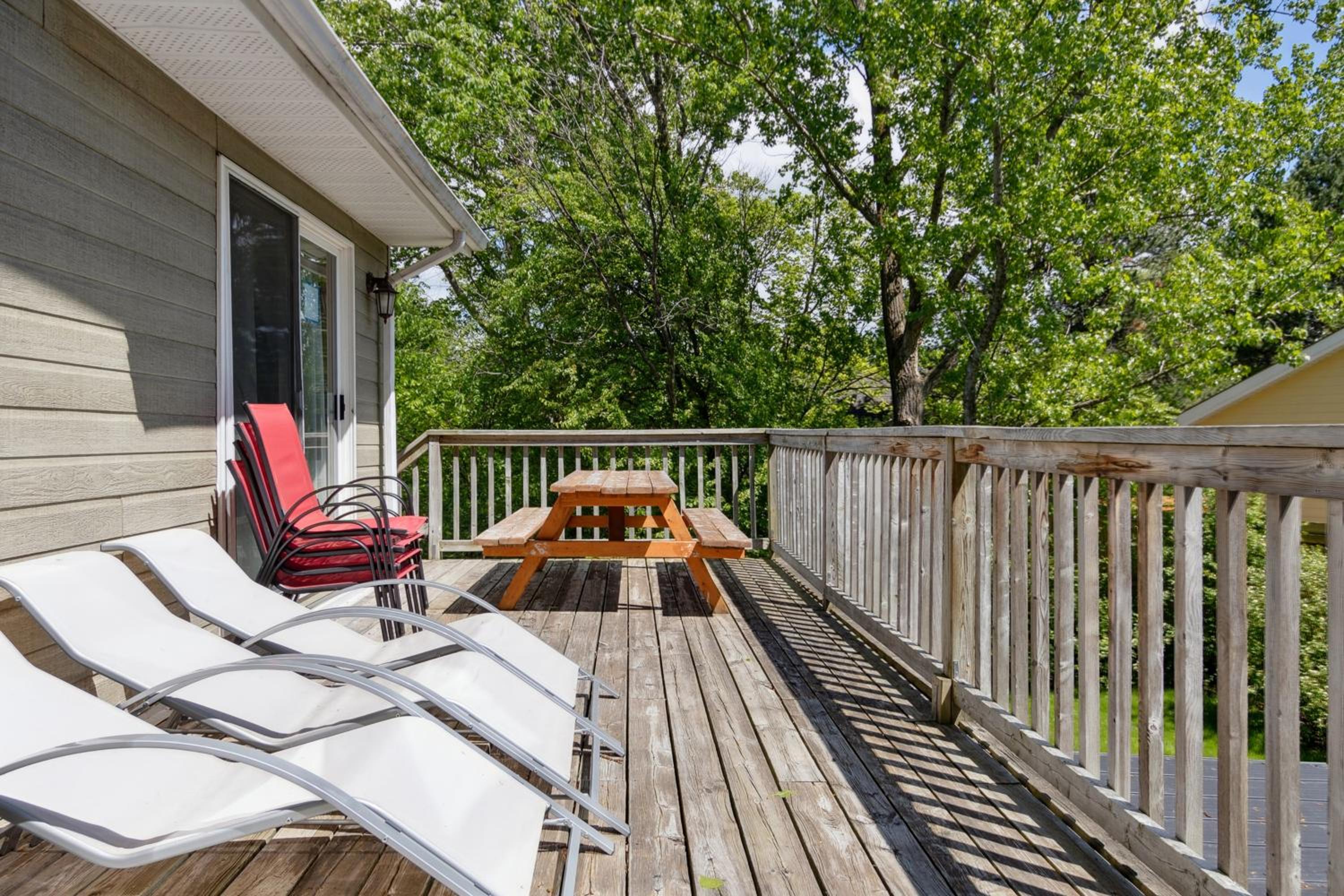 10 Bedroom Executive Chalet w Hot Tub