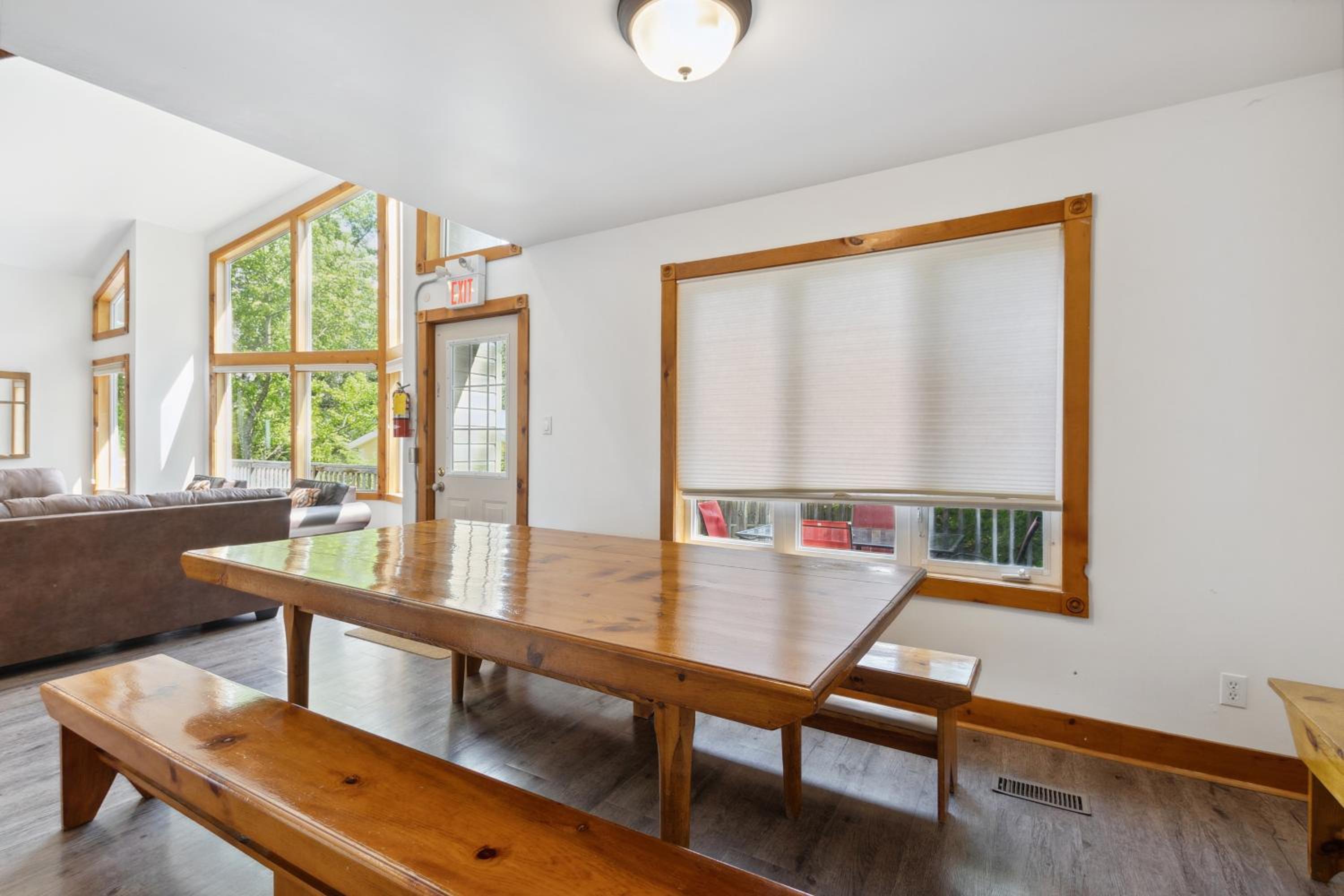 10 Bedroom Executive Chalet w Hot Tub