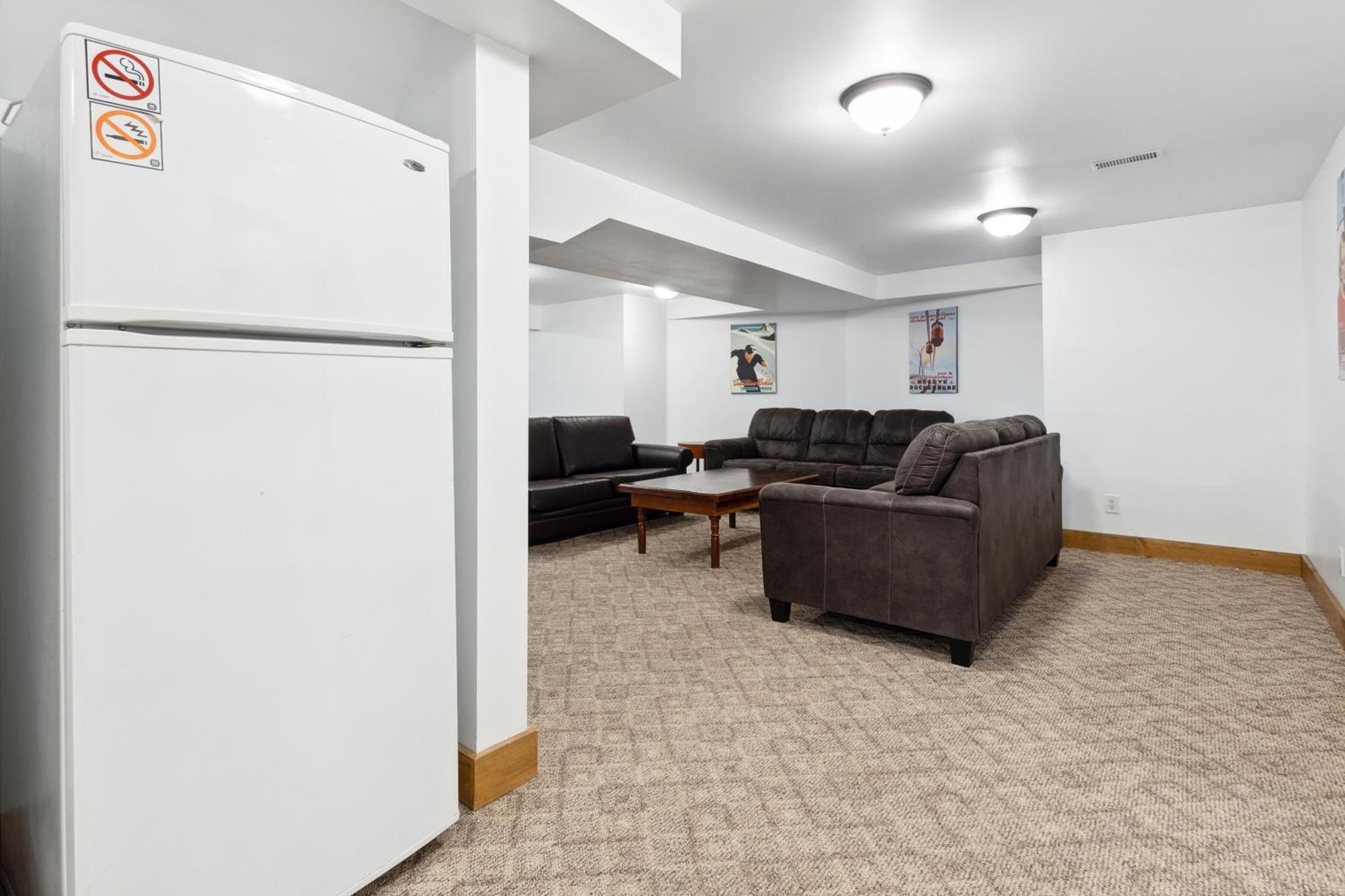 10 Bedroom Executive Chalet w Hot Tub