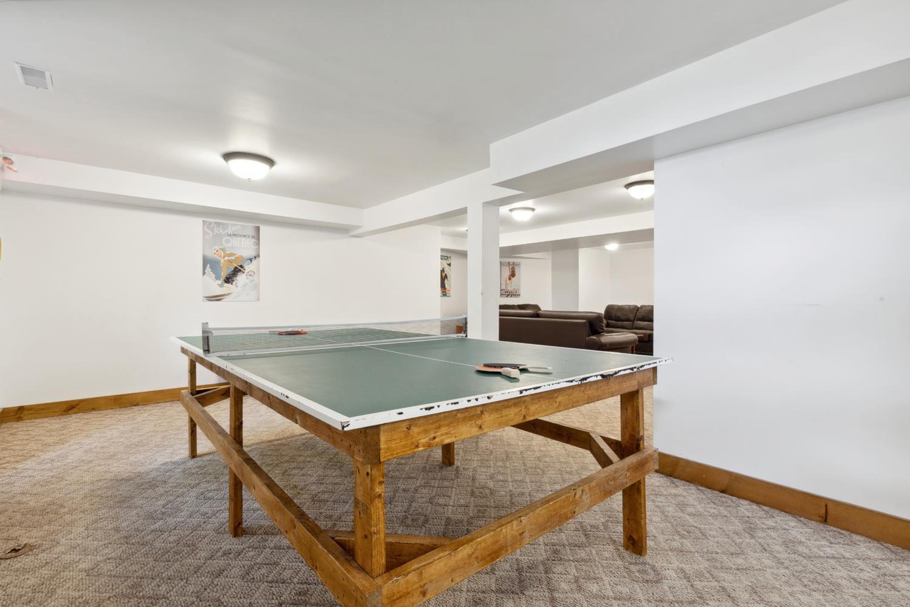 10 Bedroom Executive Chalet w Hot Tub