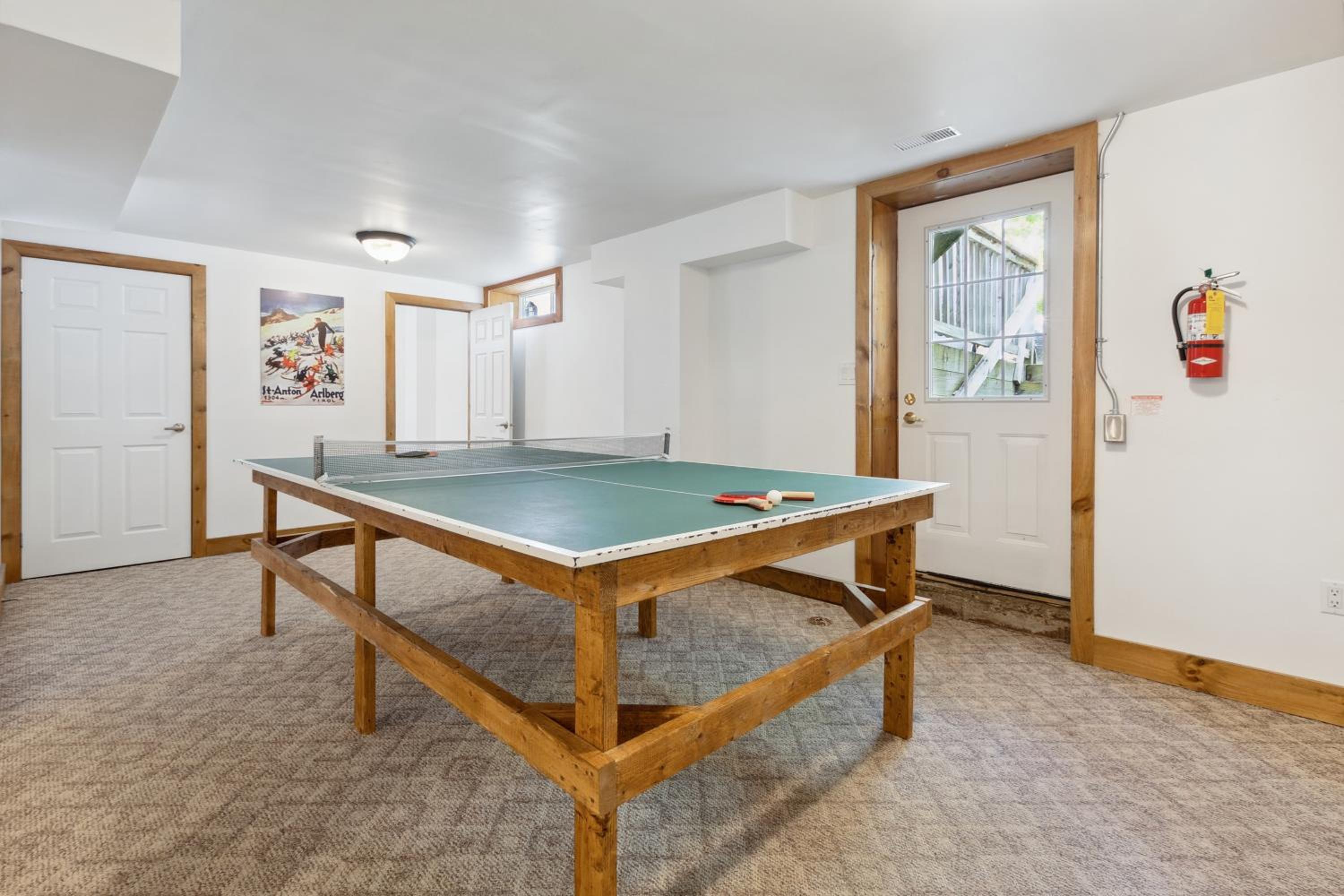 10 Bedroom Executive Chalet w Hot Tub