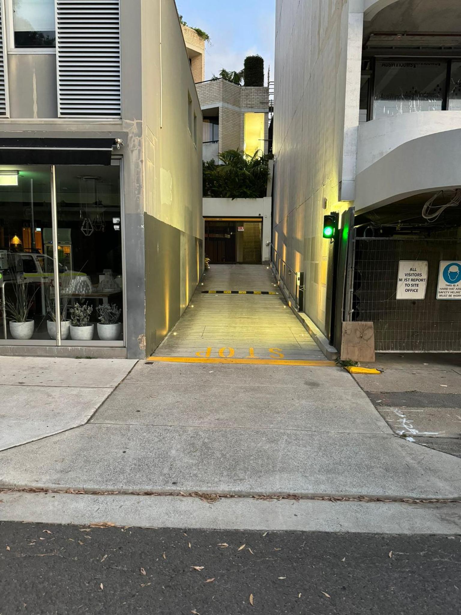 Modern Beach Ocean View 1 BDR Parking Balcony AC