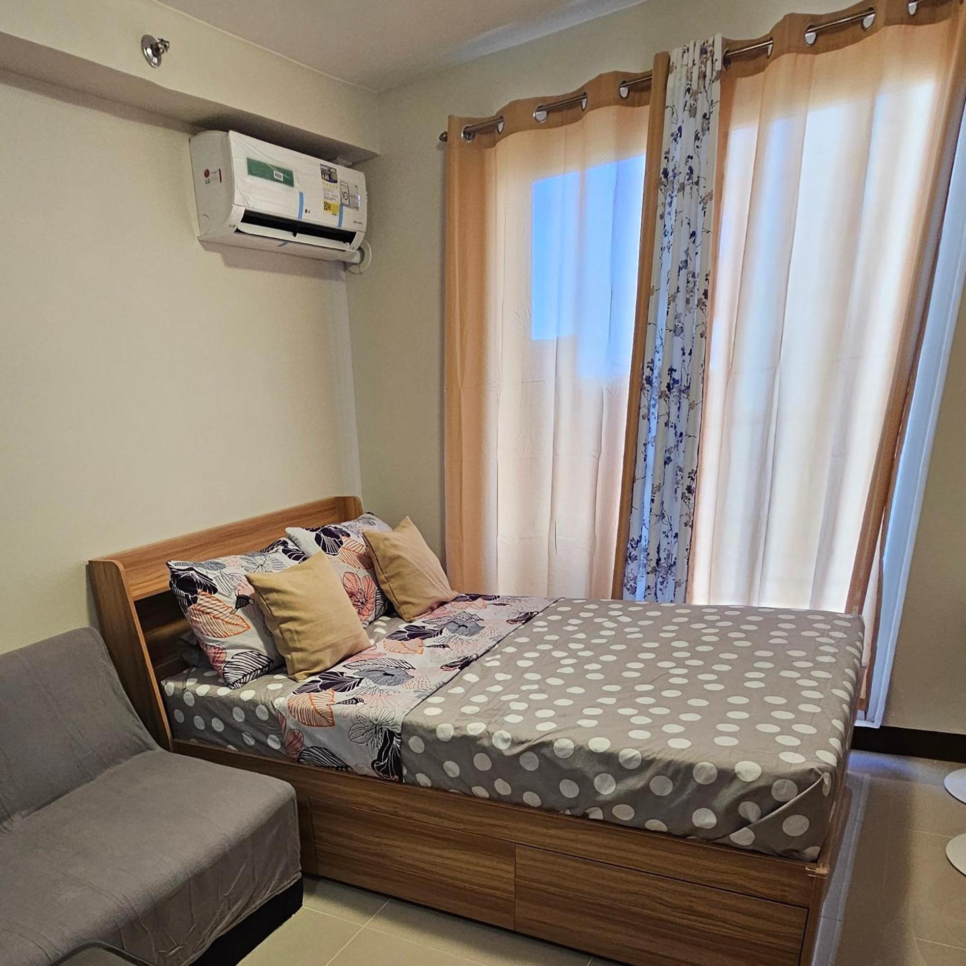 TGNL Cozy Den with Pool & 100MBPS Fiber WiFi at Saekyung Village One Marigondon view 2