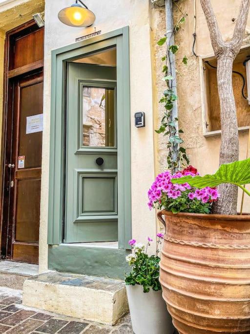 Apollona's Boutique Apartment