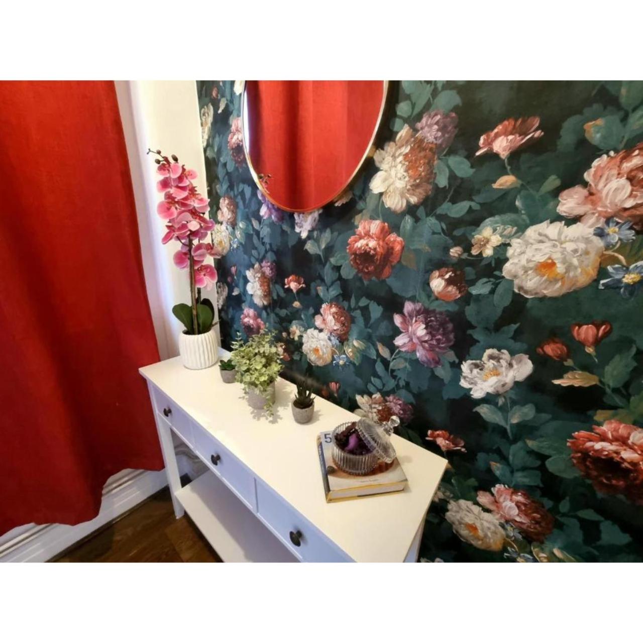 Dudley Court Apartment