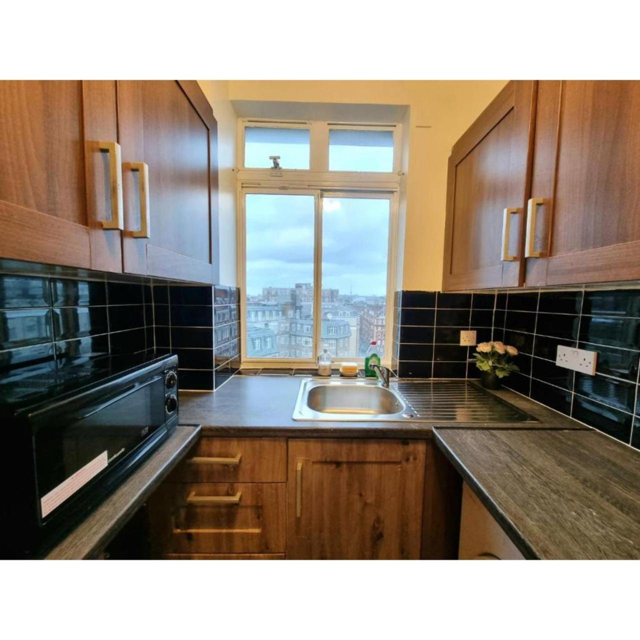 Dudley Court Apartment