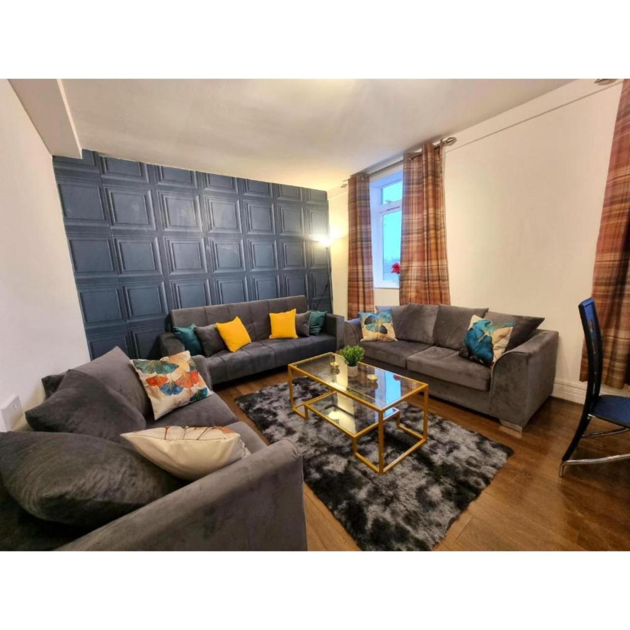 Dudley Court Apartment