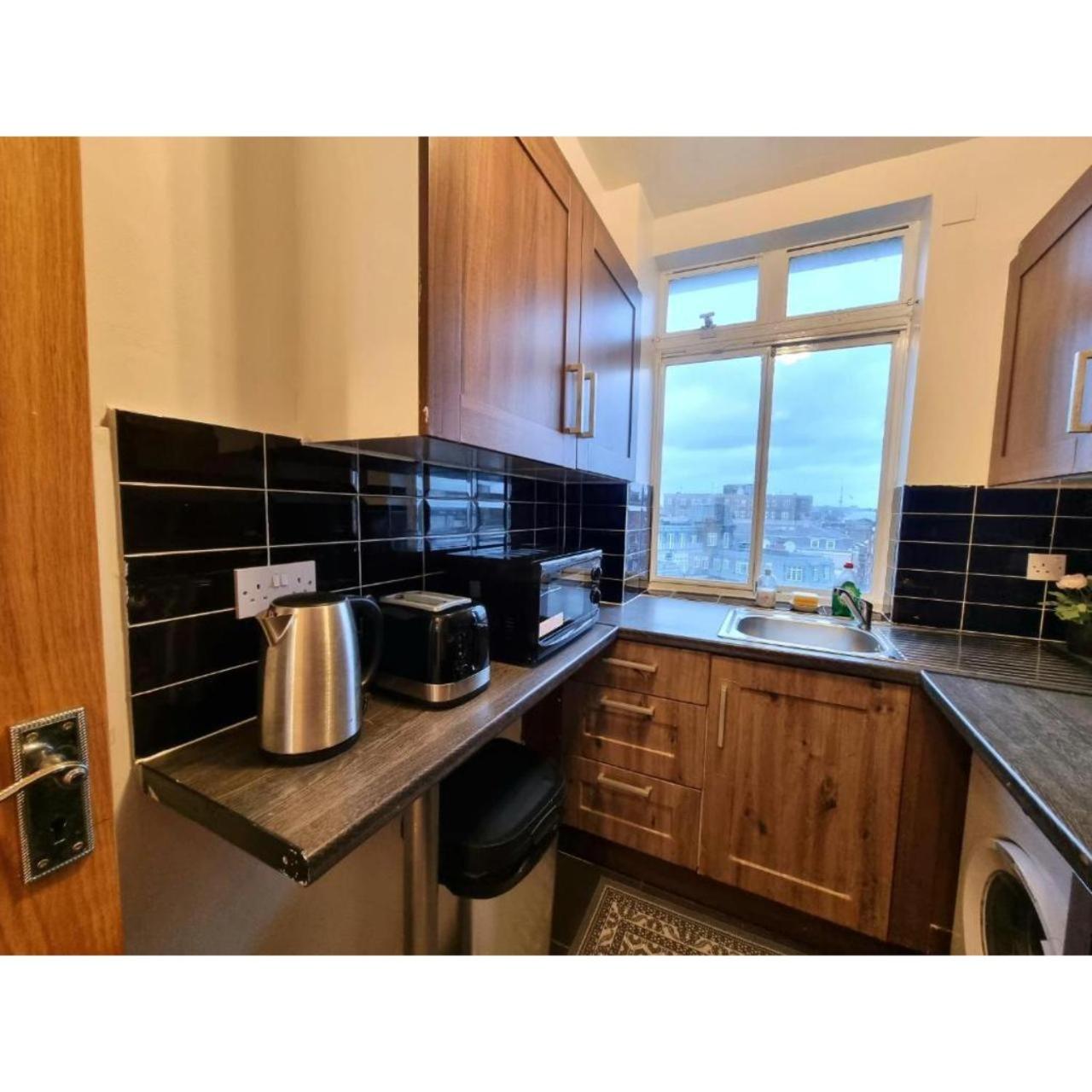 Dudley Court Apartment