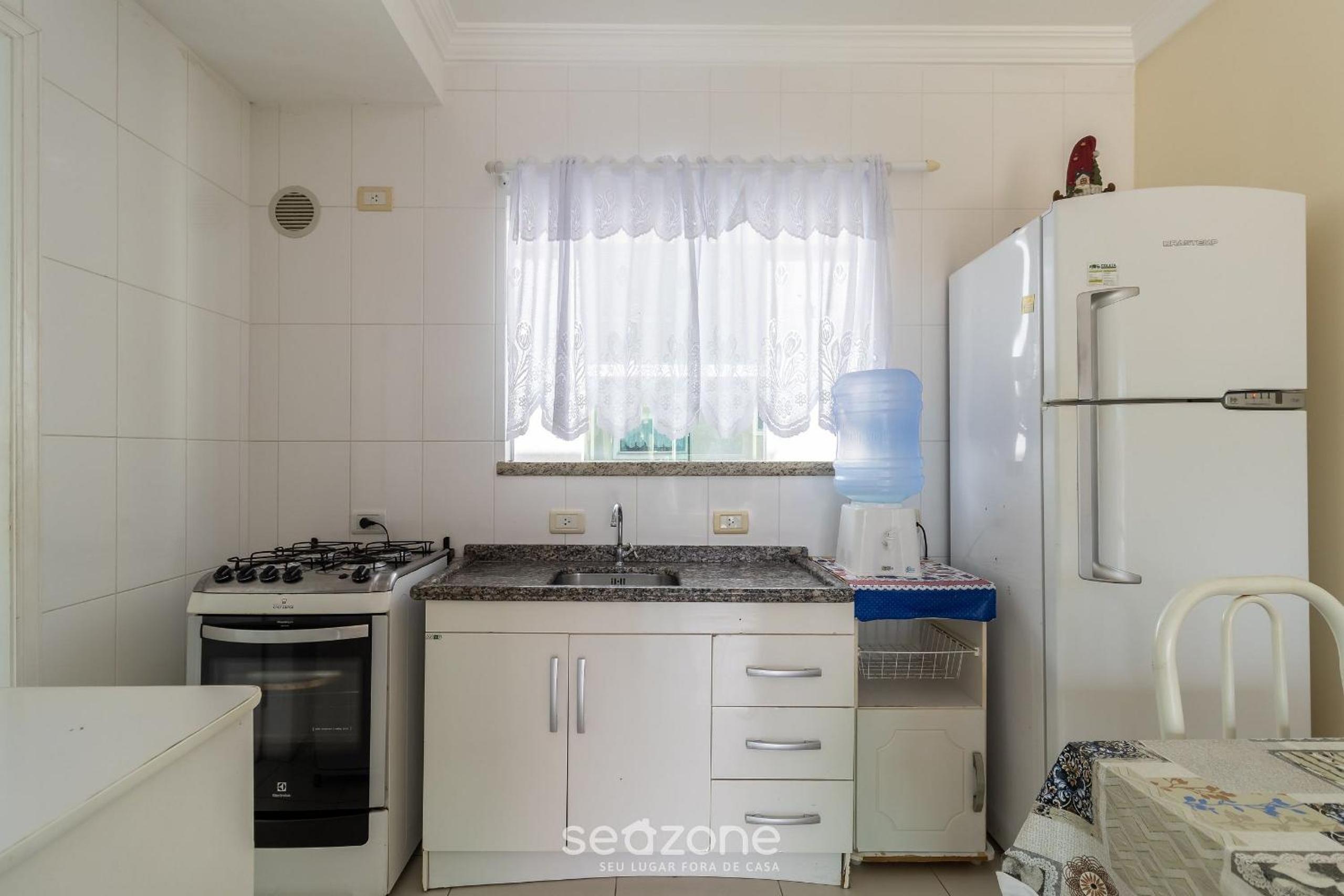Apartamentos próximo a Praia de Bombas - ARZ