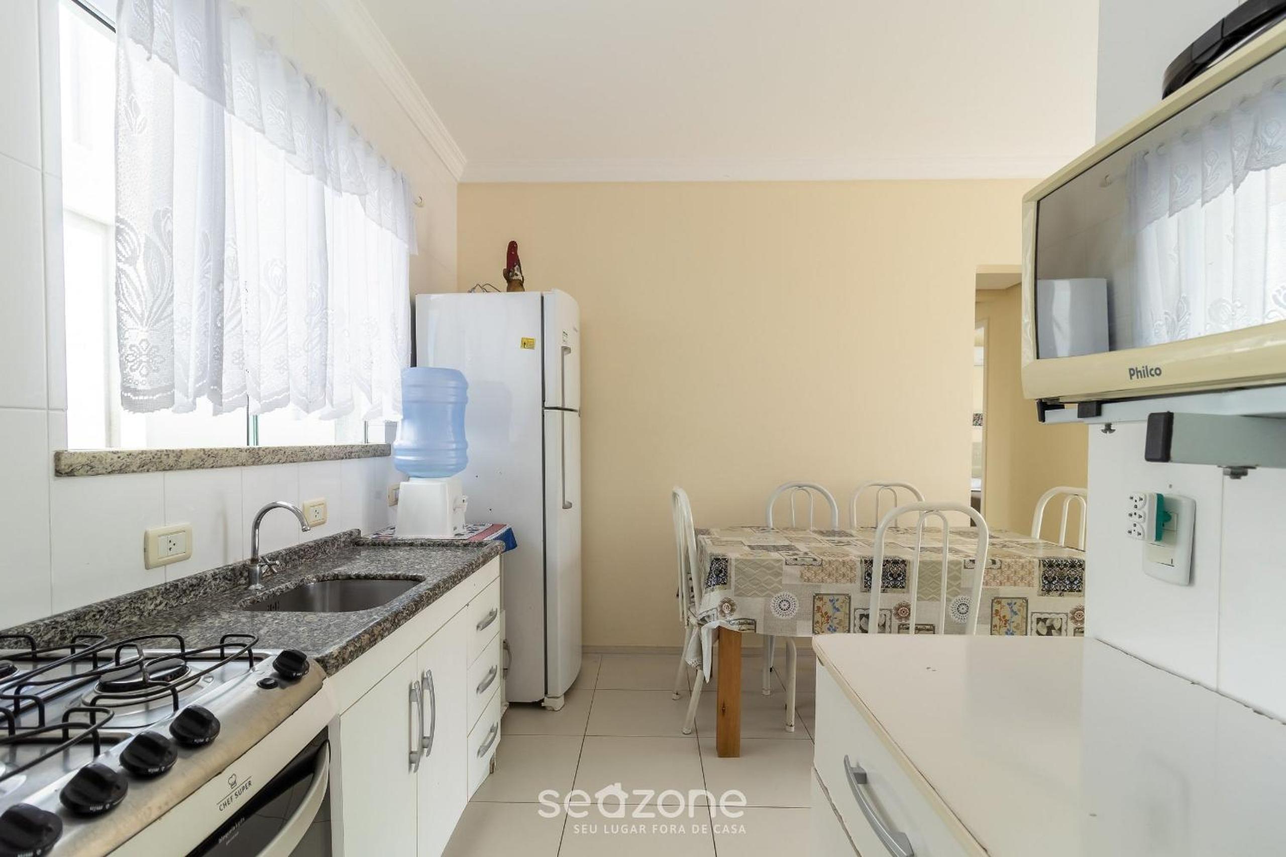 Apartamentos próximo a Praia de Bombas - ARZ