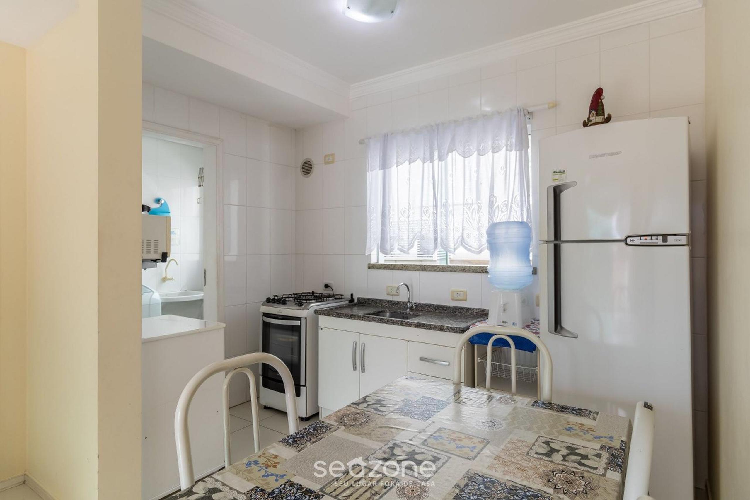 Apartamentos próximo a Praia de Bombas - ARZ