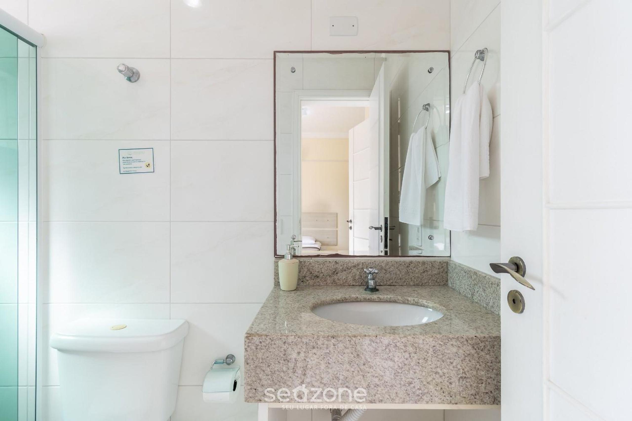 Apartamentos próximo a Praia de Bombas - ARZ