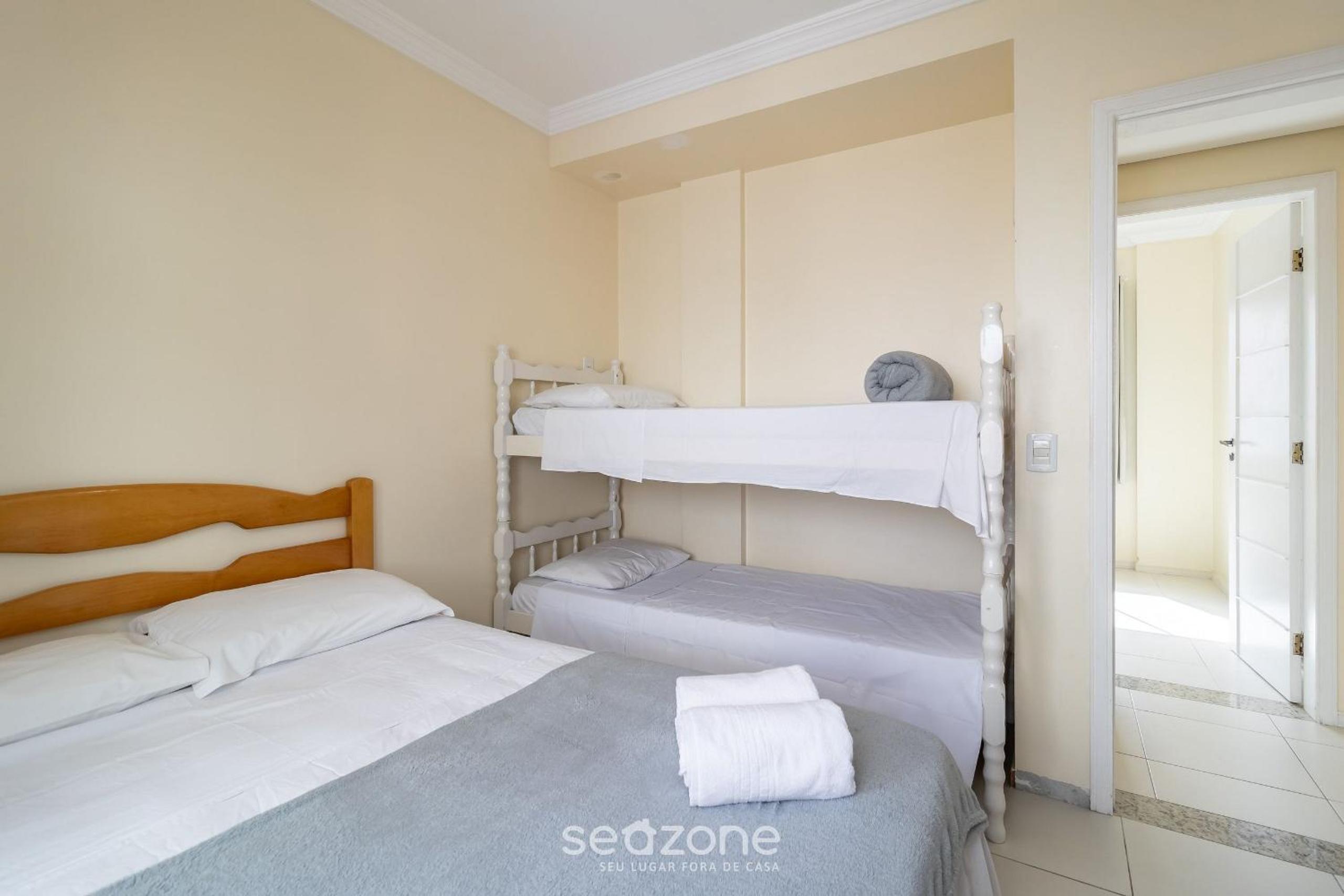 Apartamentos próximo a Praia de Bombas - ARZ