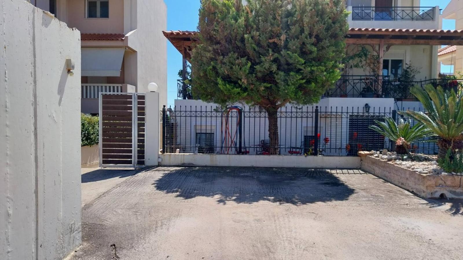 Ariadnis Apartment
