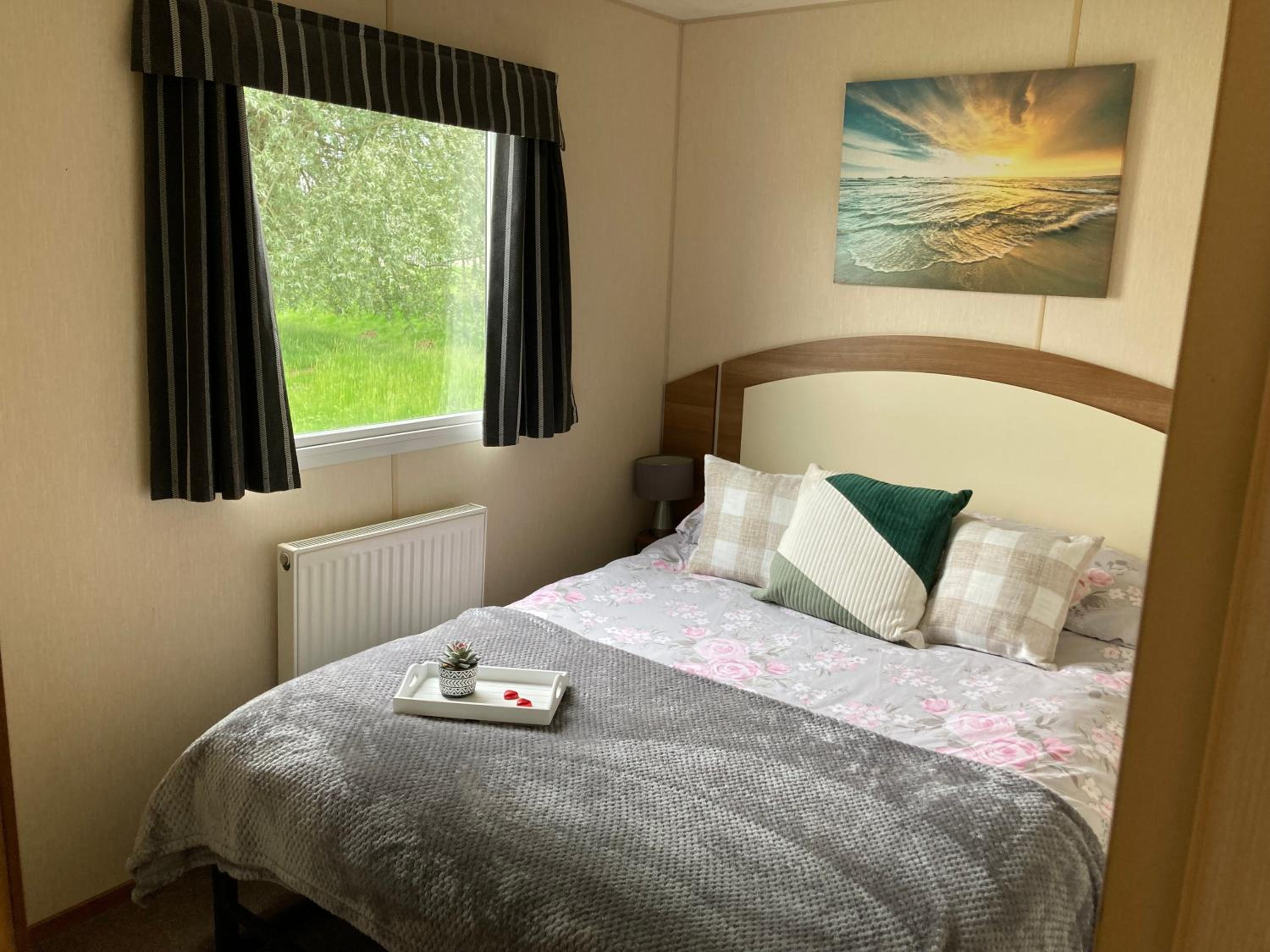 Tattershall Lakes Pet Friendly Hot Tub Breaks view 3