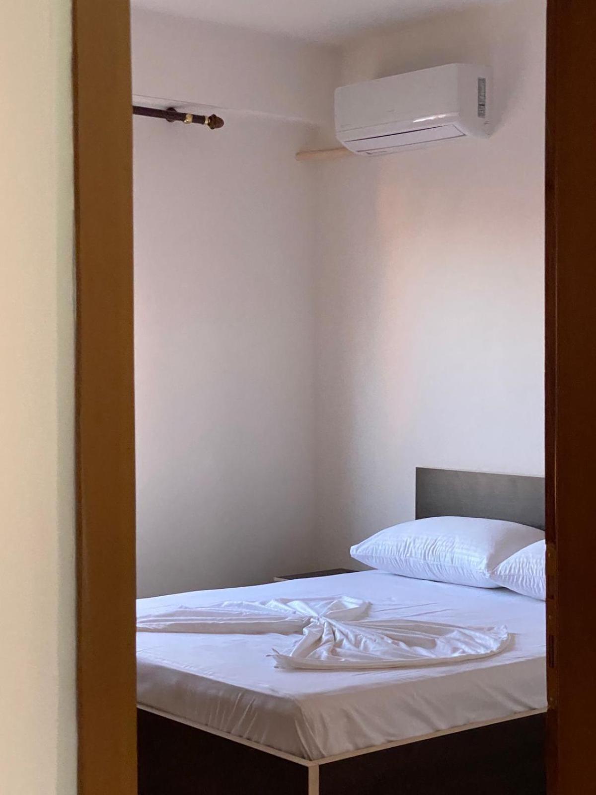 Aqua blue apartment photo 5