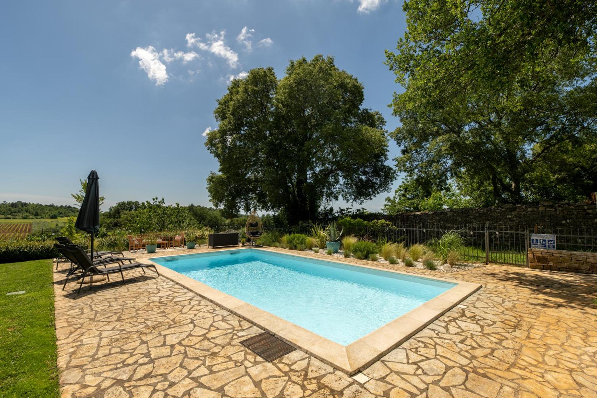 Little Owl Estate - Authentic Istrian Stone Villa