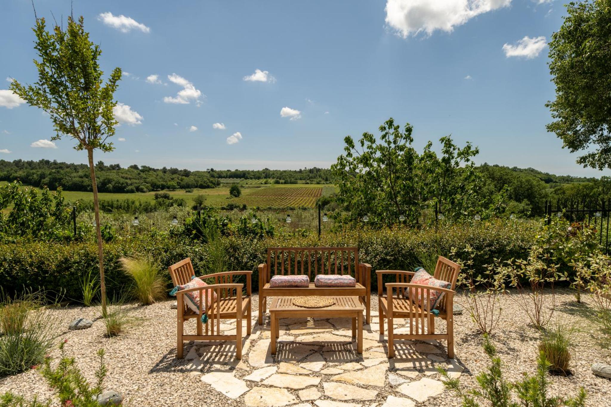 Little Owl Estate - Authentic Istrian Stone Villa