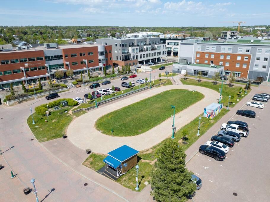 Dieppe Charm Suites, 3 BDRM, Close to Local Market