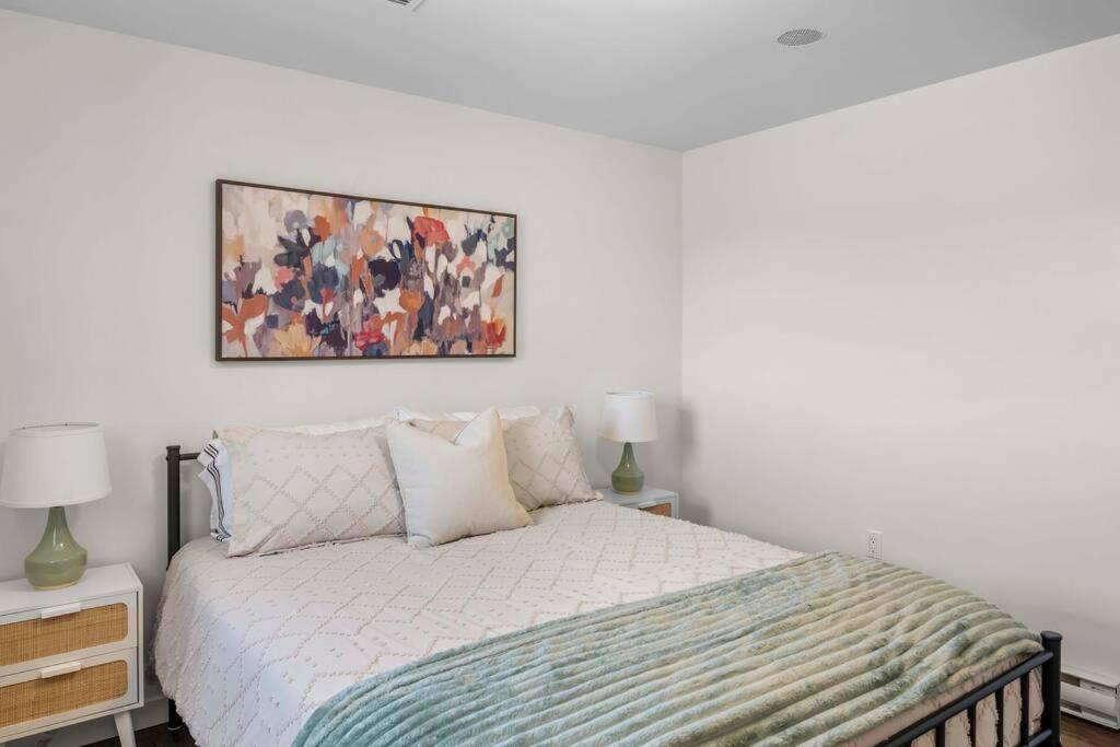 Dieppe Charm Suites, 3 BDRM, Close to Local Market