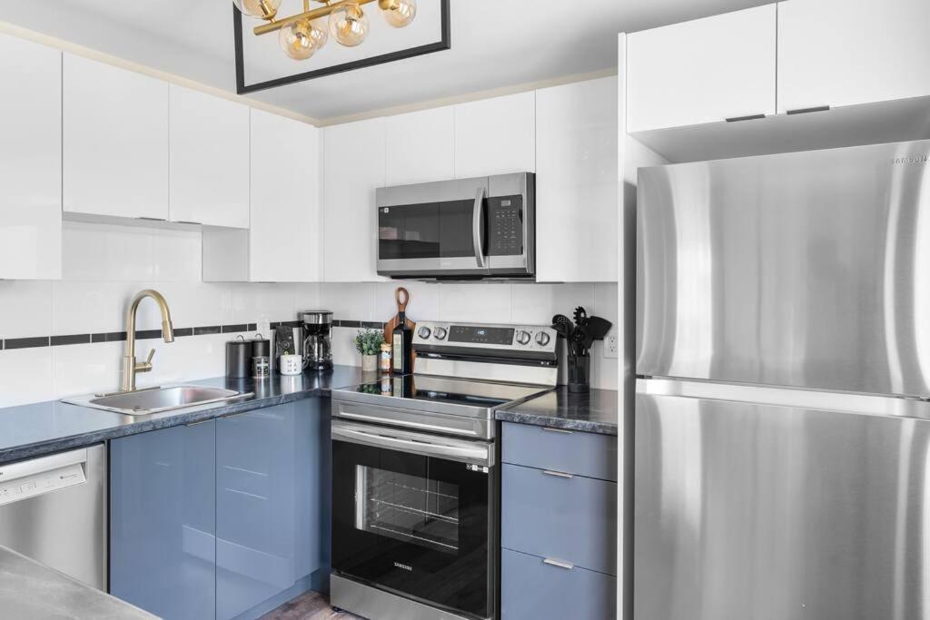 Dieppe Charm Suites, 3 BDRM, Close to Local Market