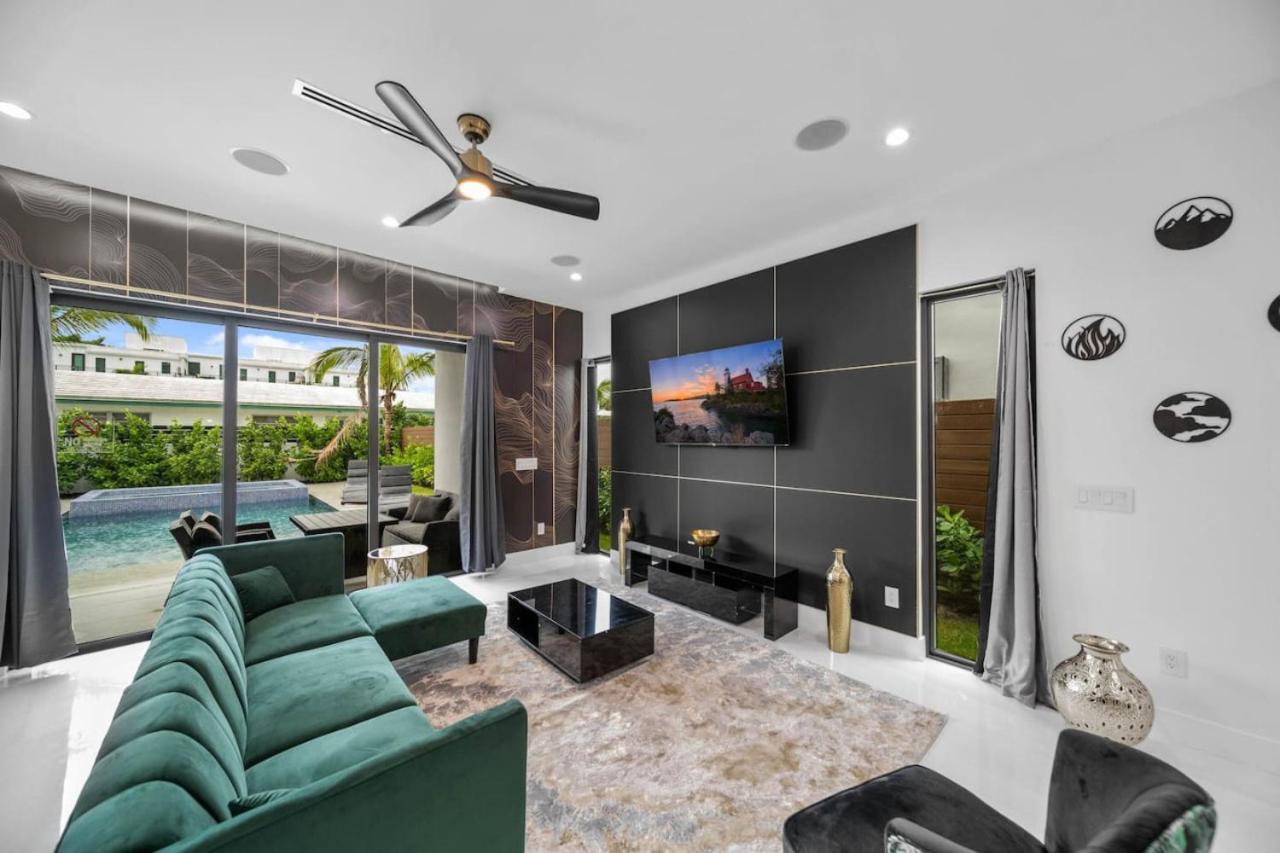 Elements Las Olas w Pool and Spa Near Beach view 5