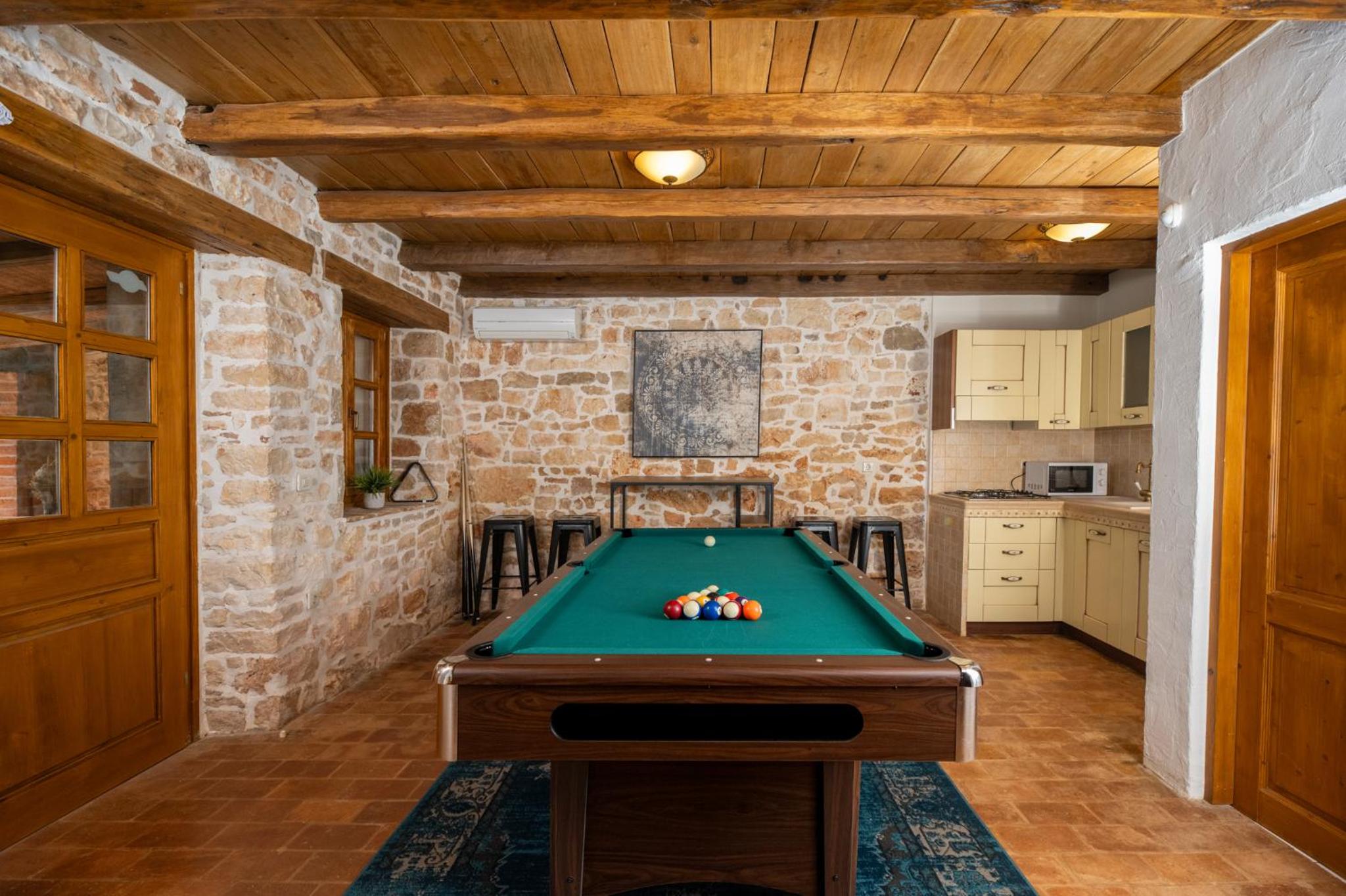 Little Owl Estate - Authentic Istrian Stone Villa
