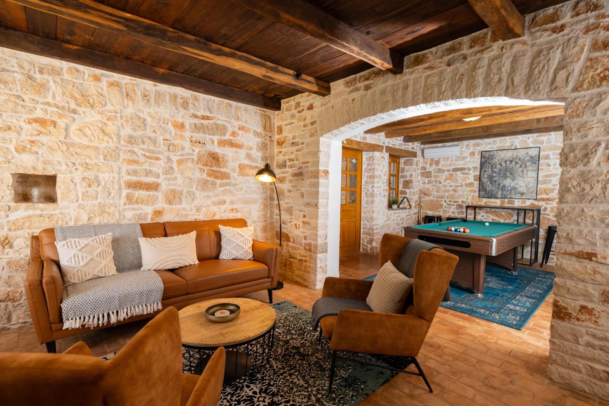 Little Owl Estate - Authentic Istrian Stone Villa