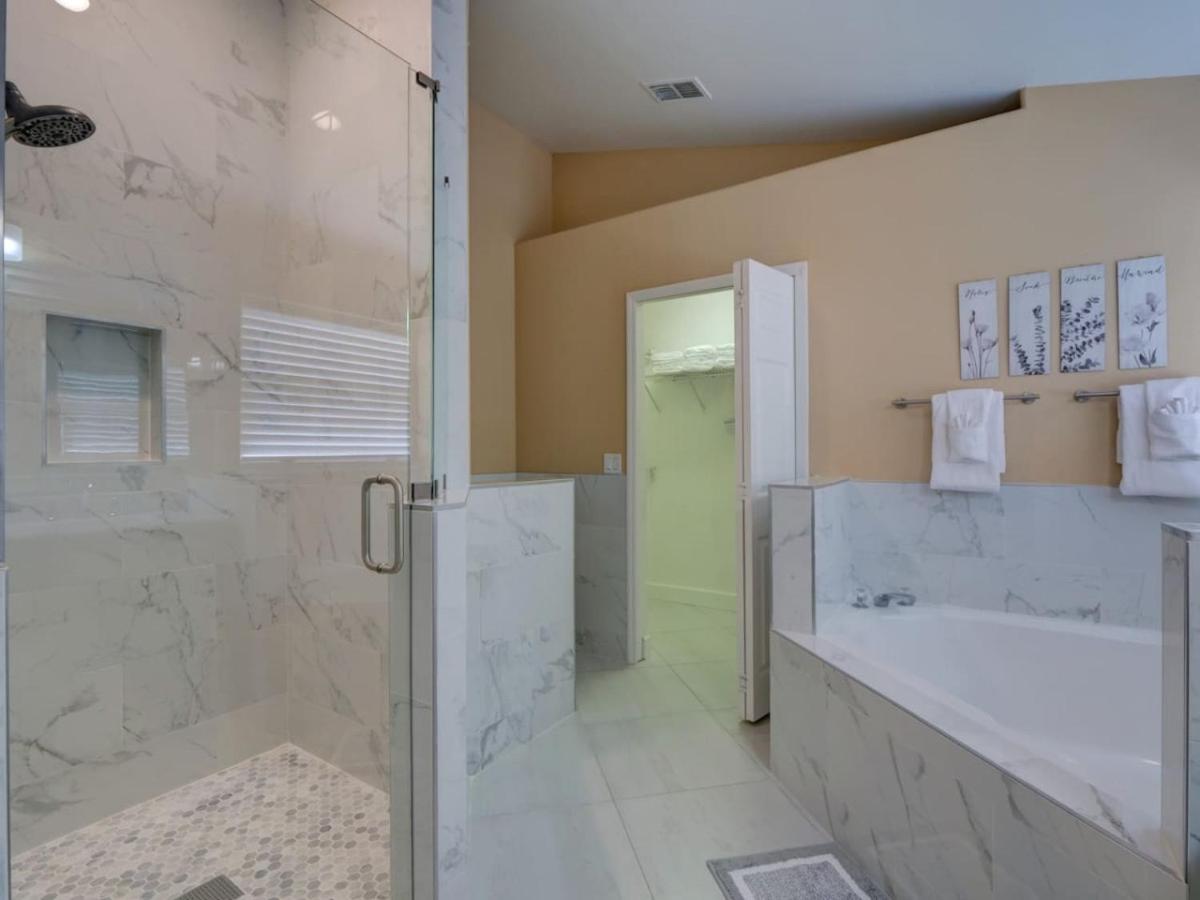 Pool home 5 miles to Disney Great for families