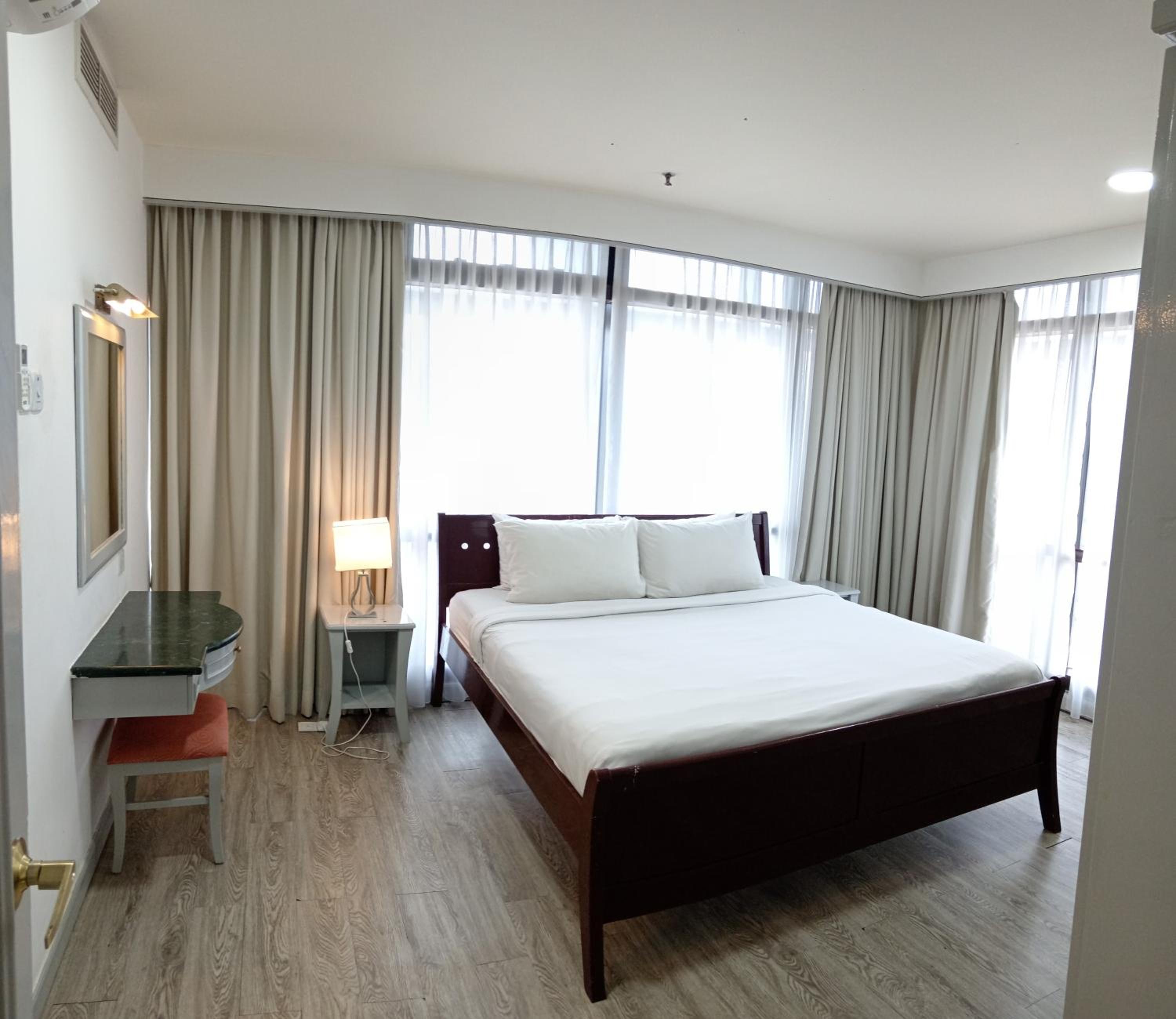 KING SERVICE SUITES at TIMES SQUARE