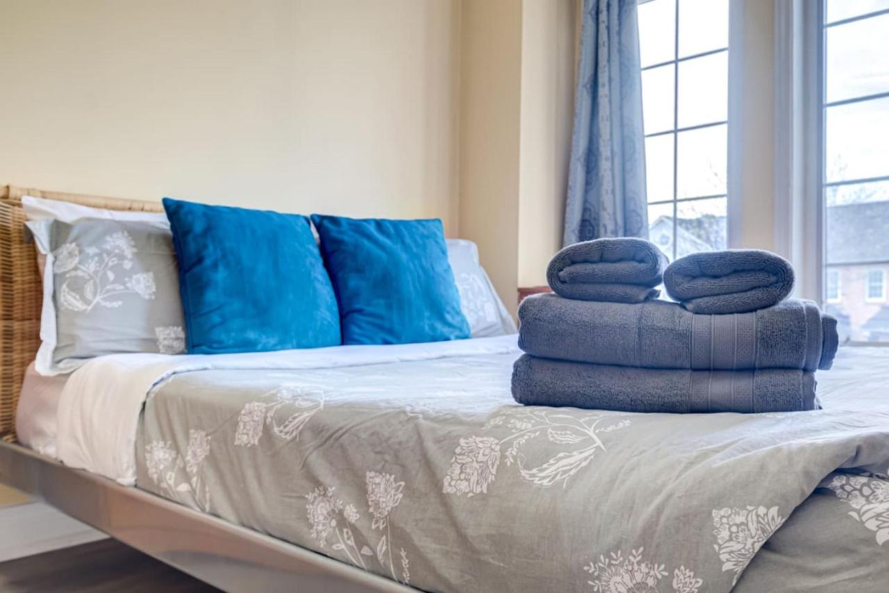 Brampton Retreat - Quiet 2BR Residential Area