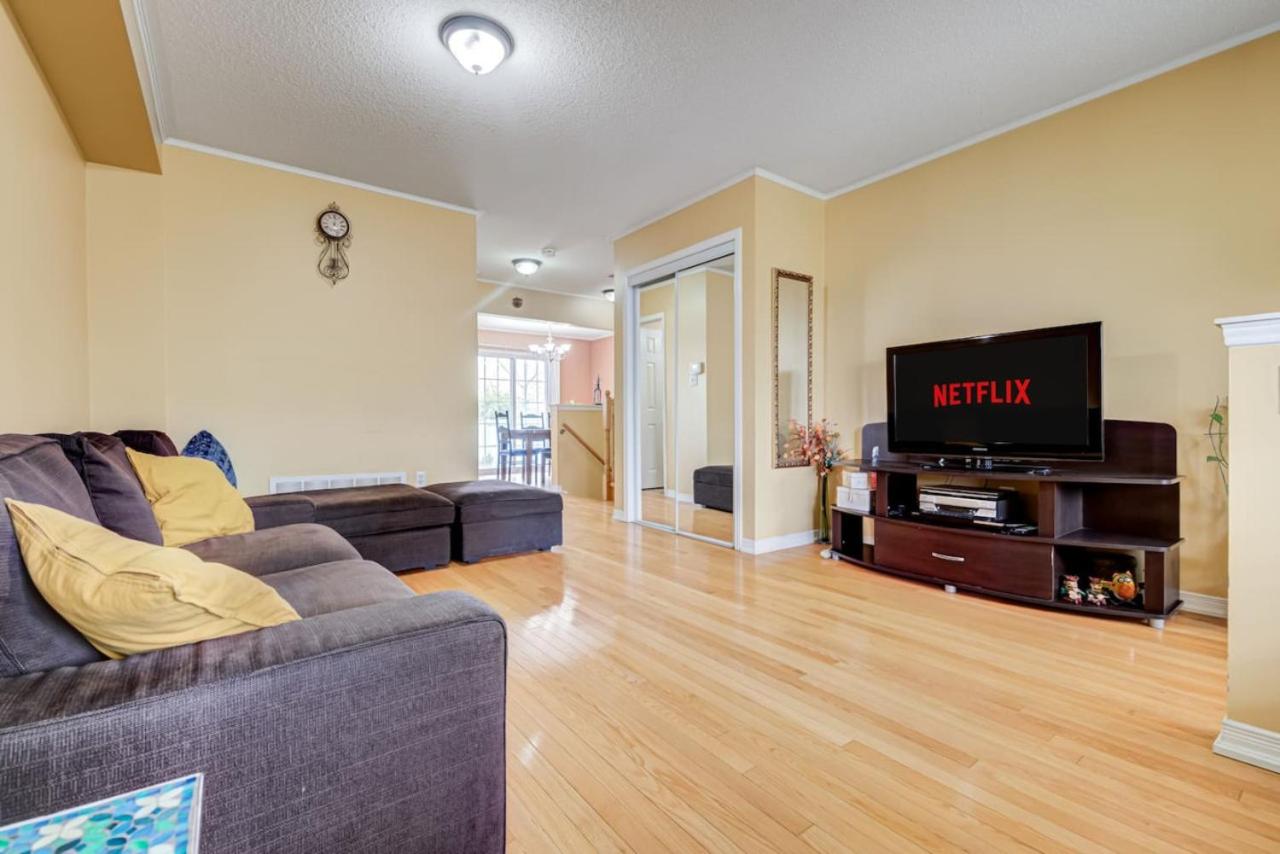 Brampton Retreat - Quiet 2BR Residential Area