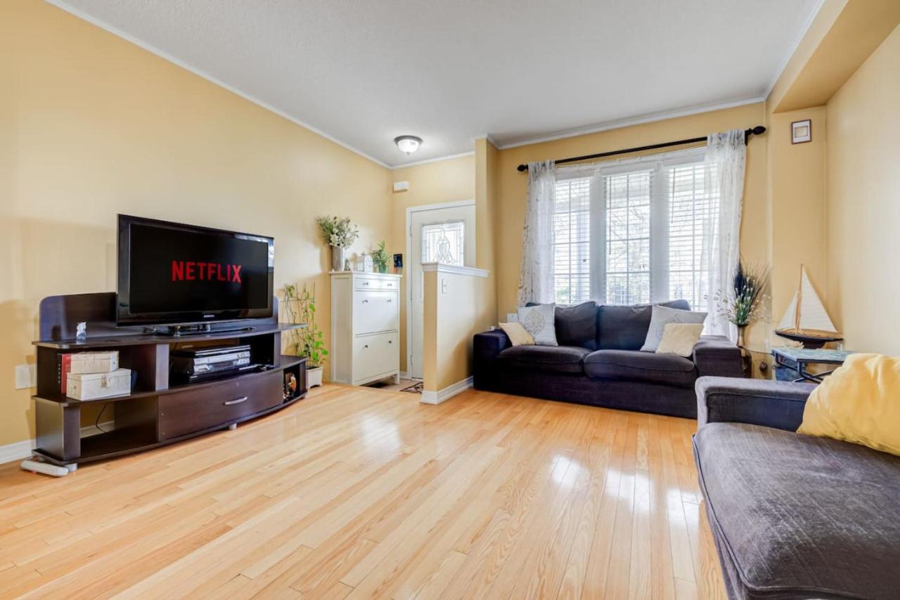 Brampton Retreat - Quiet 2BR Residential Area