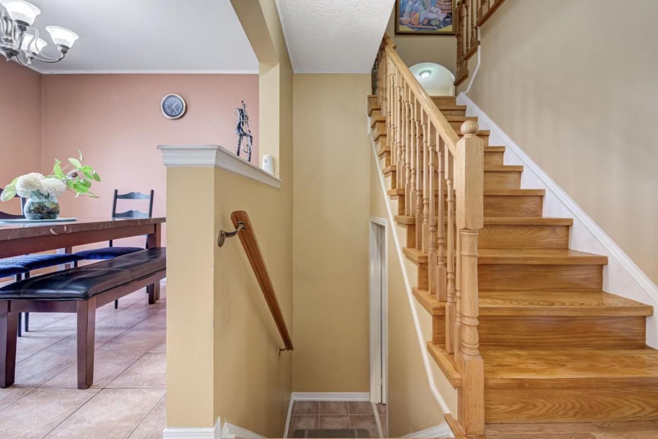 Brampton Retreat - Quiet 2BR Residential Area
