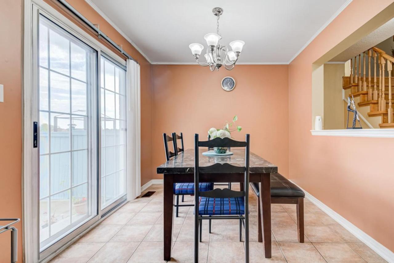 Brampton Retreat - Quiet 2BR Residential Area