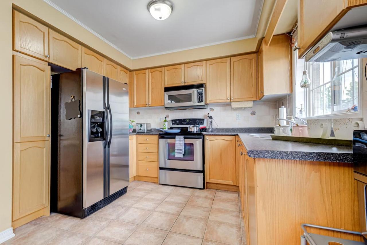 Brampton Retreat - Quiet 2BR Residential Area