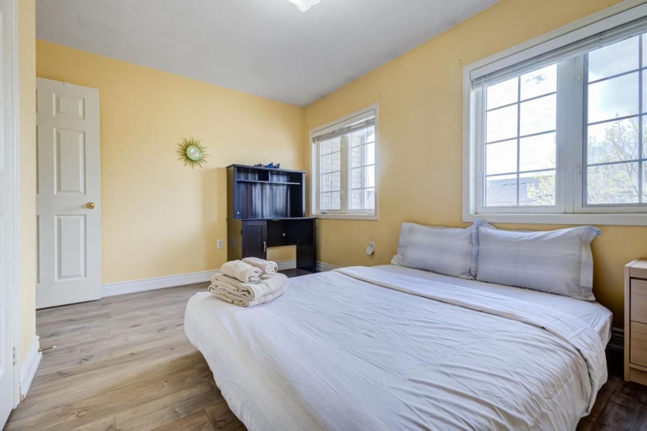 Brampton Retreat - Quiet 2BR Residential Area
