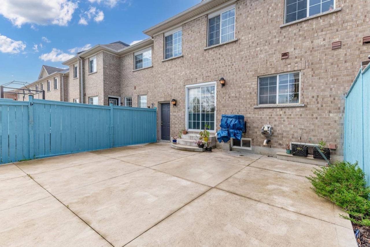 Brampton Retreat - Quiet 2BR Residential Area