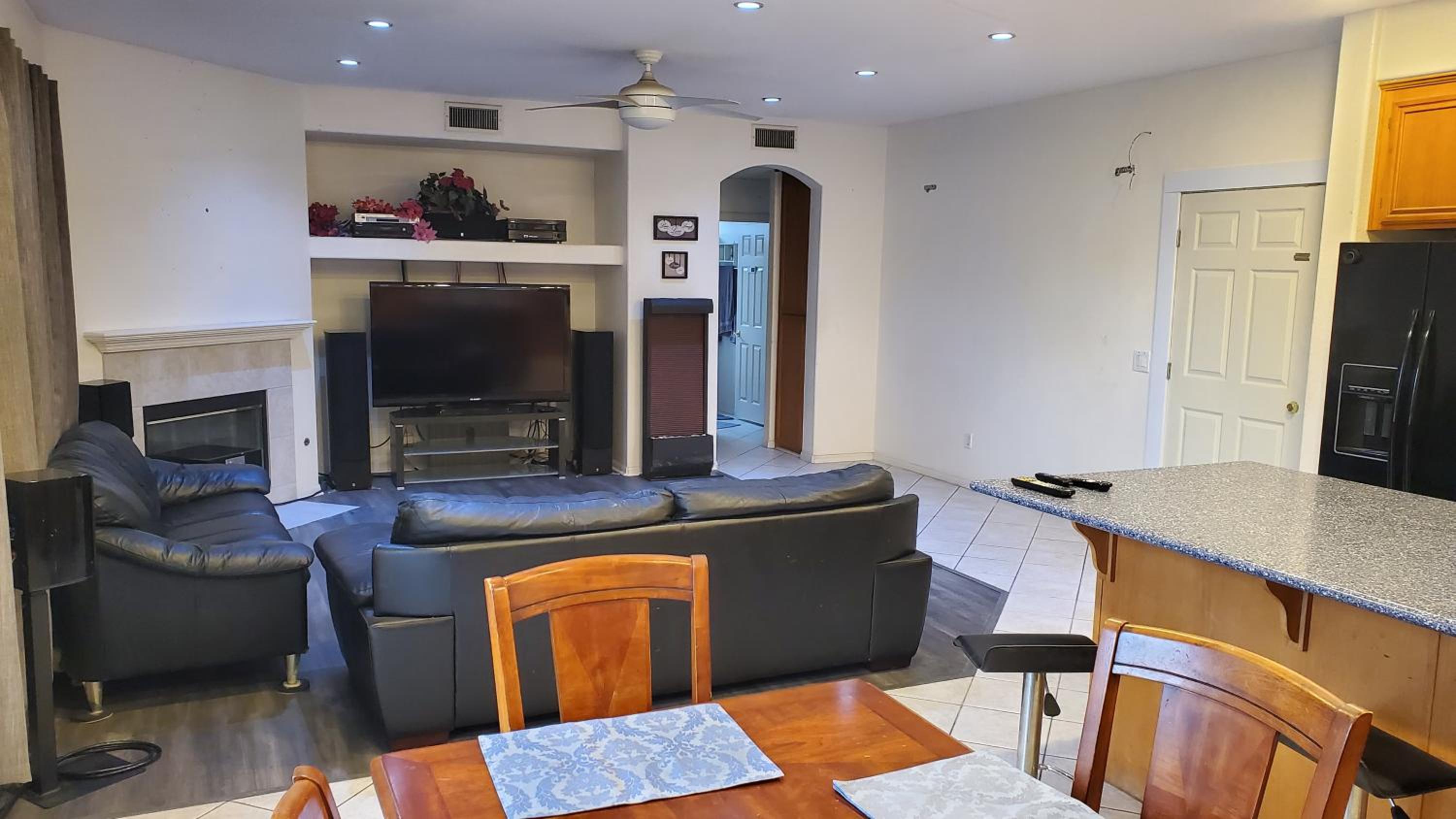 Luxury 2 Bedroom 1 Bath Fully Private view 3