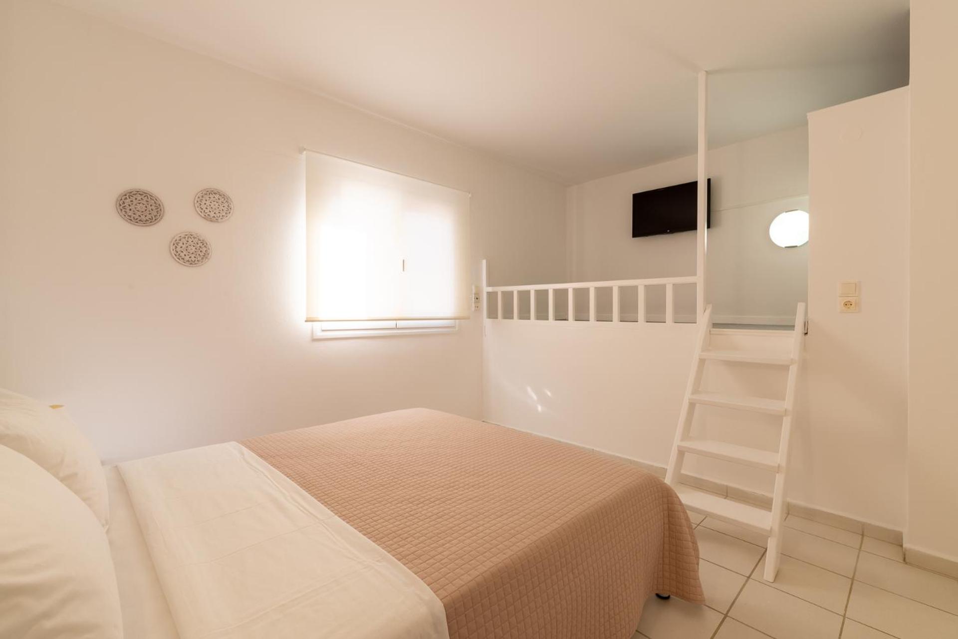 Elio C 1BDR Apt 1 min from the beach by Hospi Living view 4