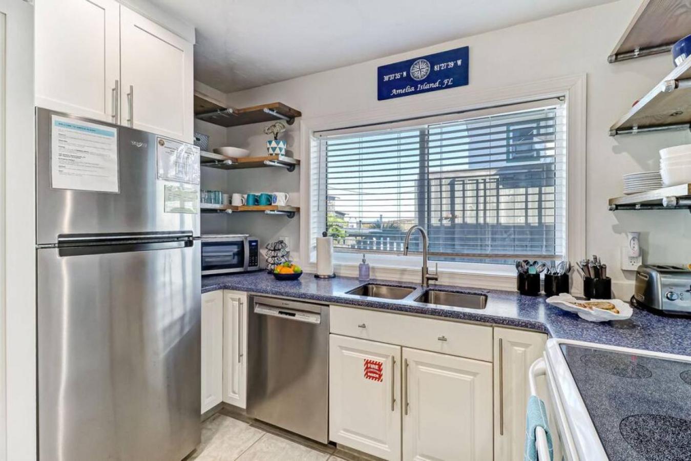 Coastal Cottage 212 - Oceanview Deck and Patio - Grill - Steps from the Beach view 5