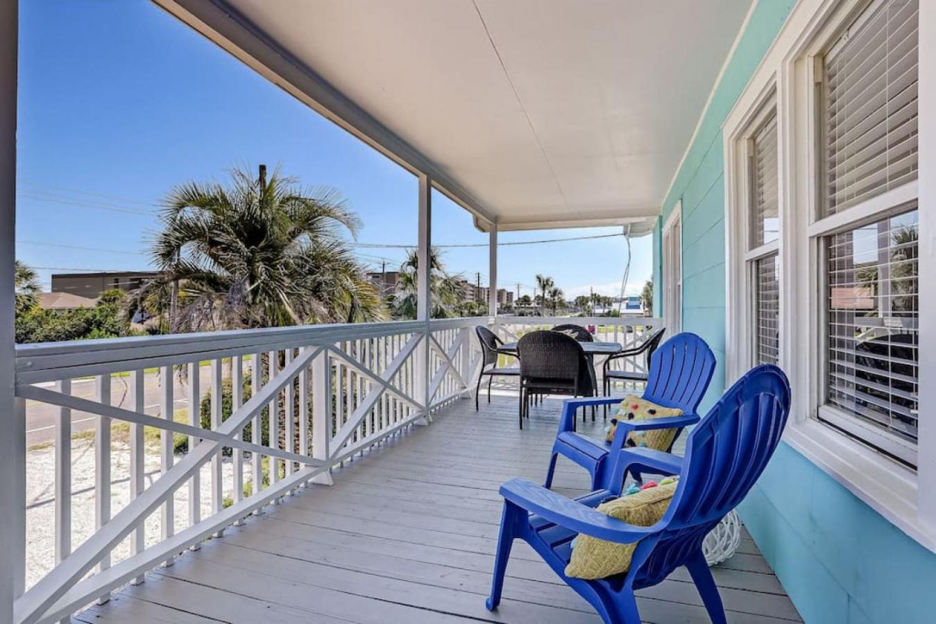 South Beach Cabana Up (Private Front Deck, Pool, Steps from the Beach) view 3