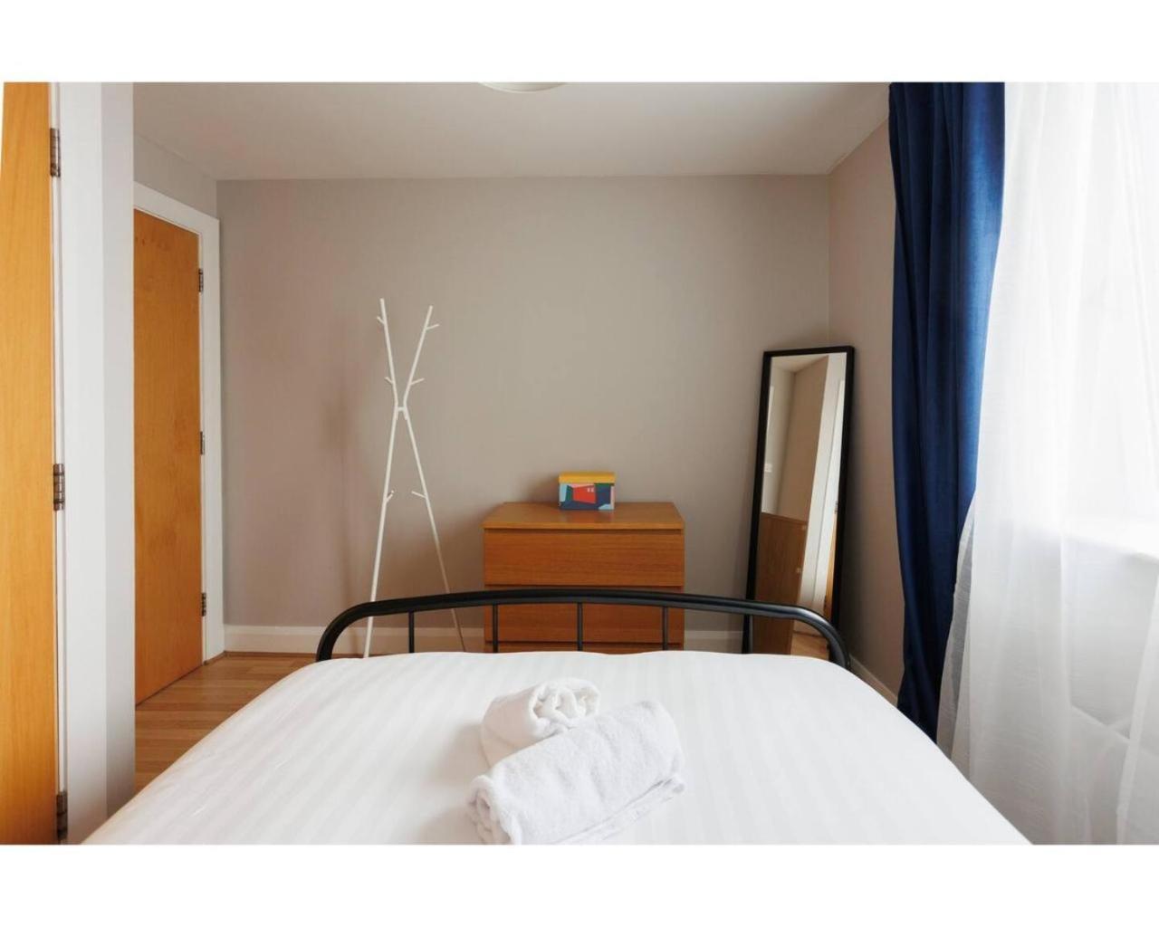 Central Belfast Apartments Queen's Quarter view 2